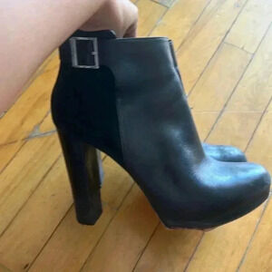 Mk  booties